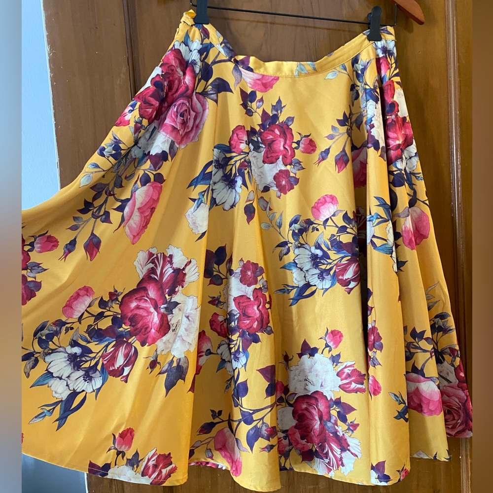 Myrtlewood yellow floral layered skirt